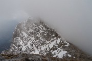 58 Salendo in cima est d'Arera vista sull'anticima